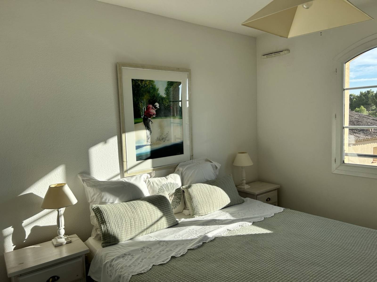 T3 Appartement vue imprenable, terrasse, piscine, double parking privatif GOLF de PONT ROYAL  