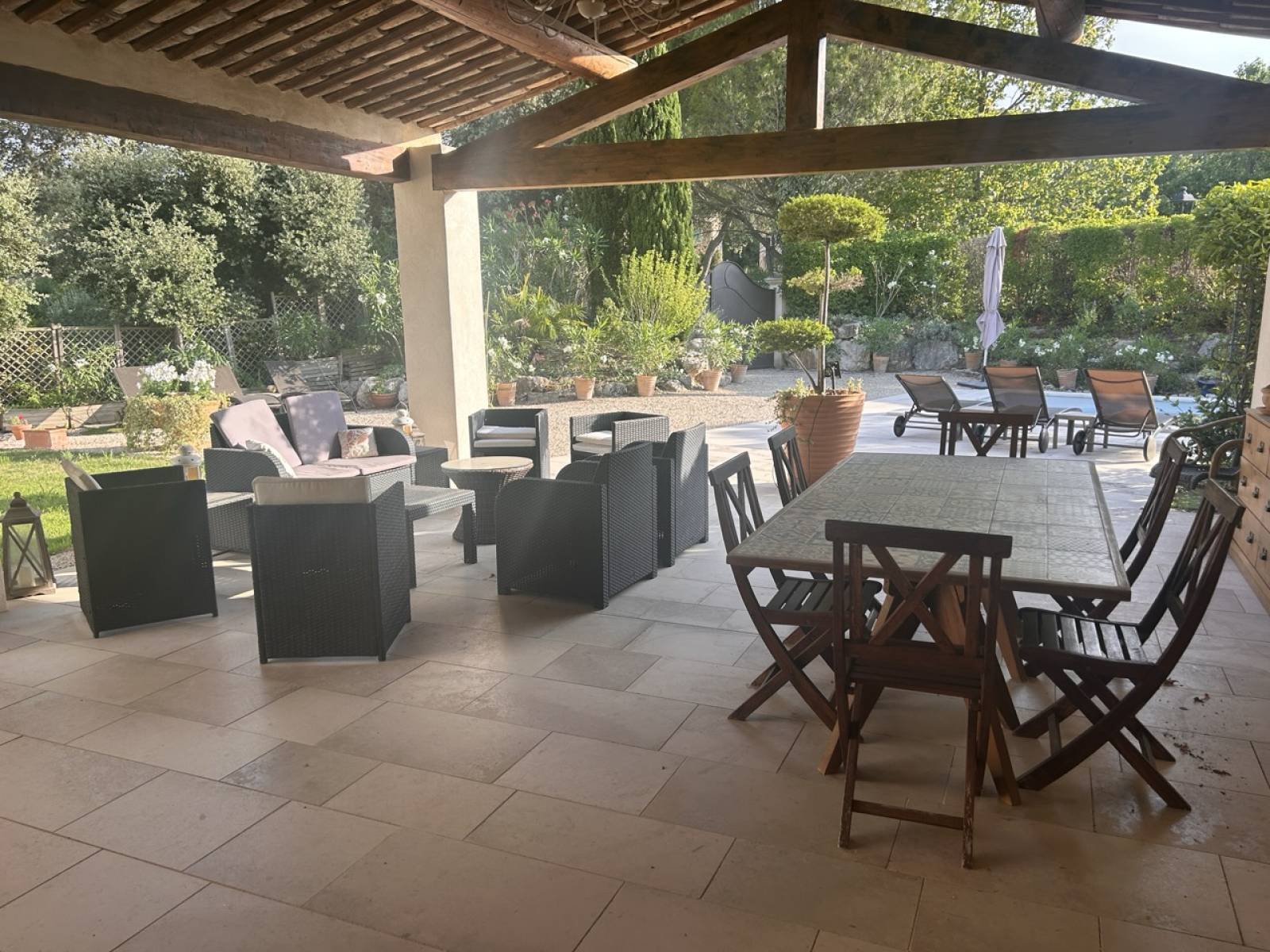 Exclusivité Rare Maison écologique T6 classe B, de plain pied sur 1150m2 de terrain plat GOLF de PONT ROYAL  