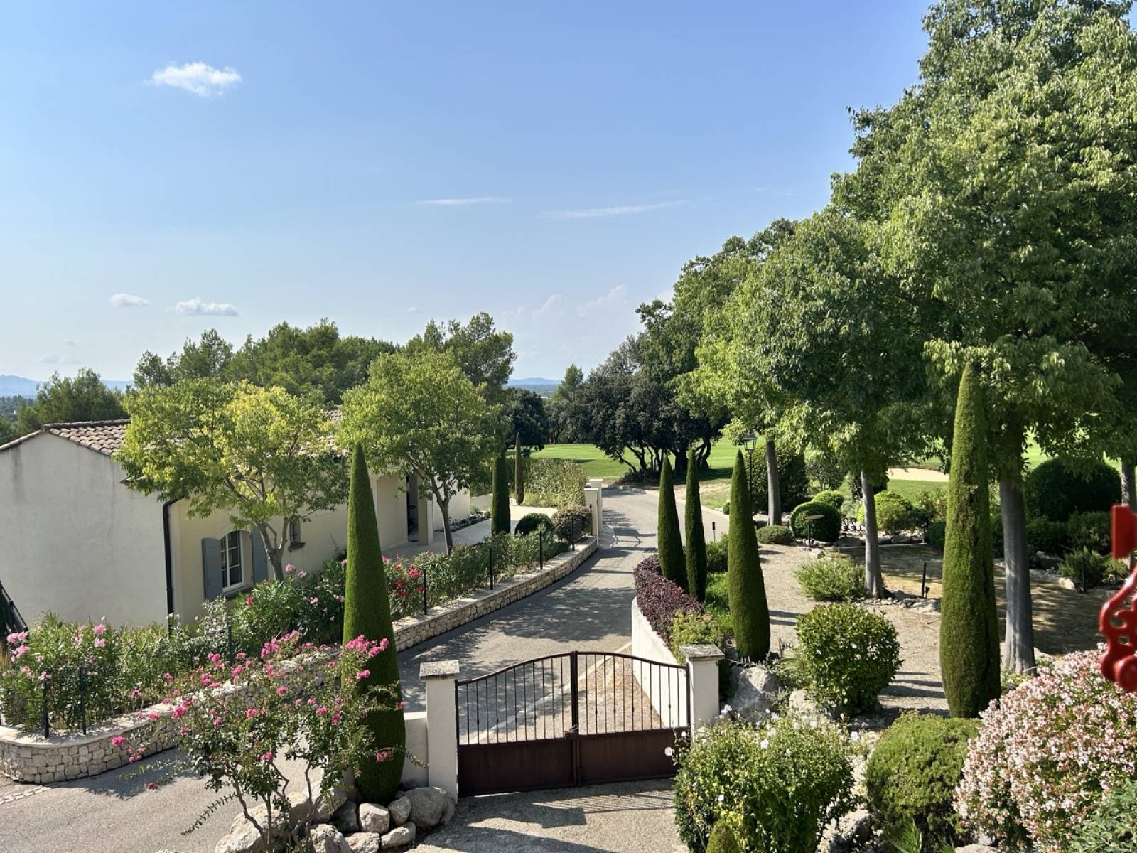 Propriété golf pont royal yan spehner luxury exp France jason smith REALTY ballesteros table 