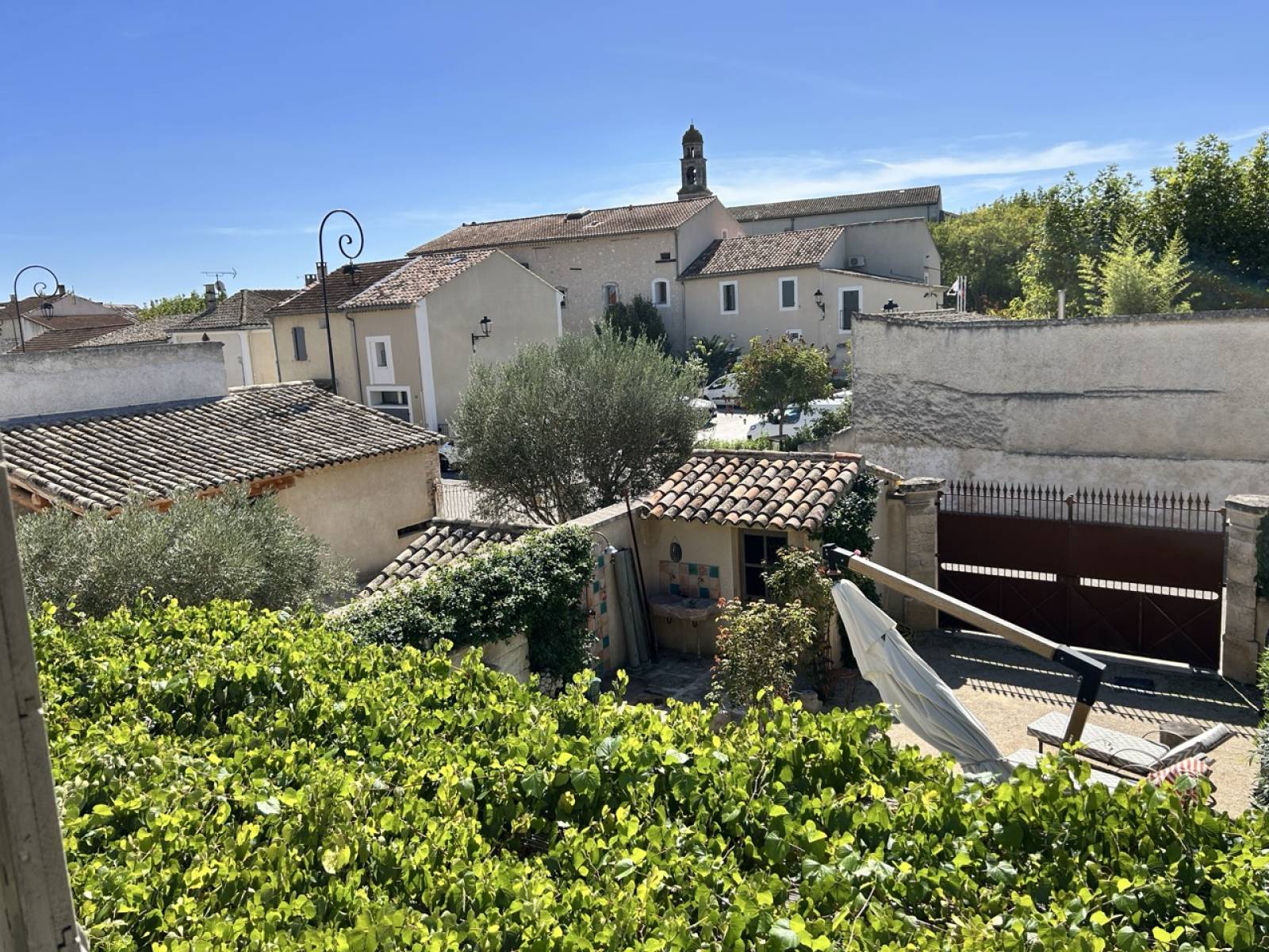 Exclusivité Maison 7 pièces, pisicine,centre village a pied MOLLEGES  