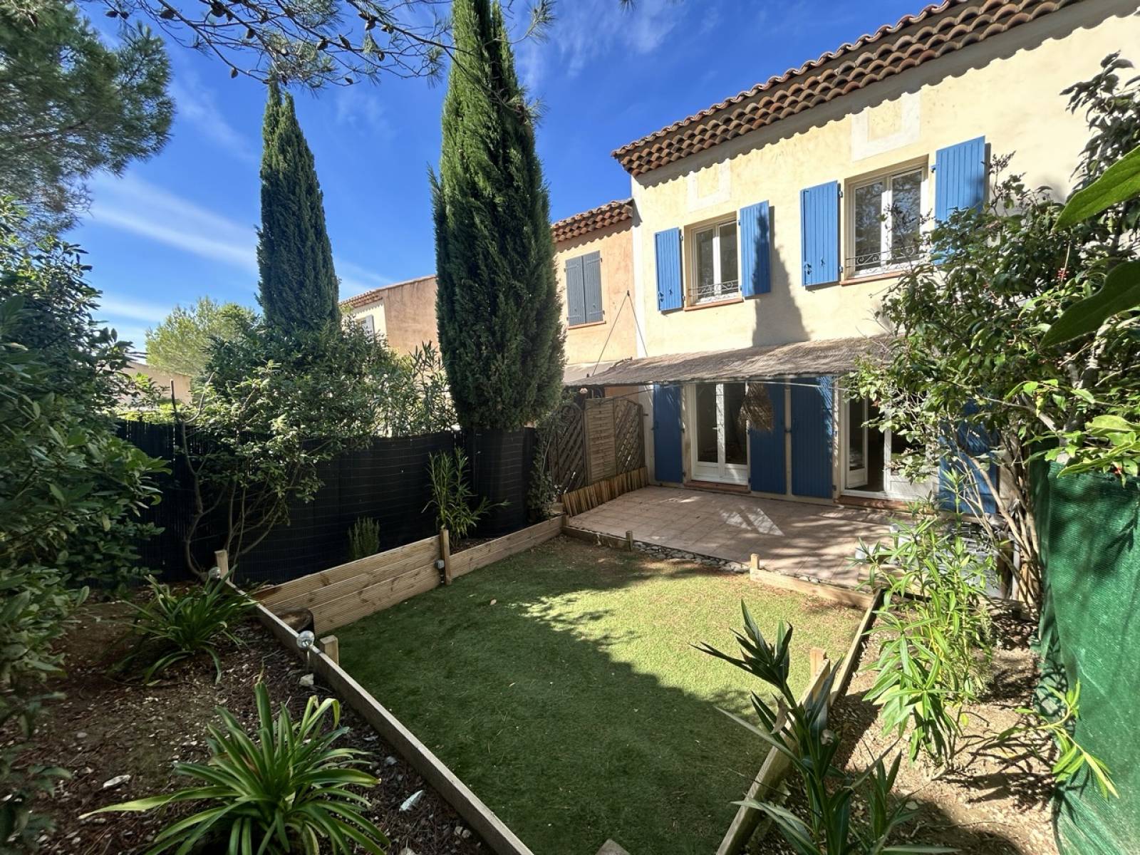 estaurant thailandais café SIAM du lac  golf pont royal eXp France yan spehner jason smith realty immobilier pierre et vacances