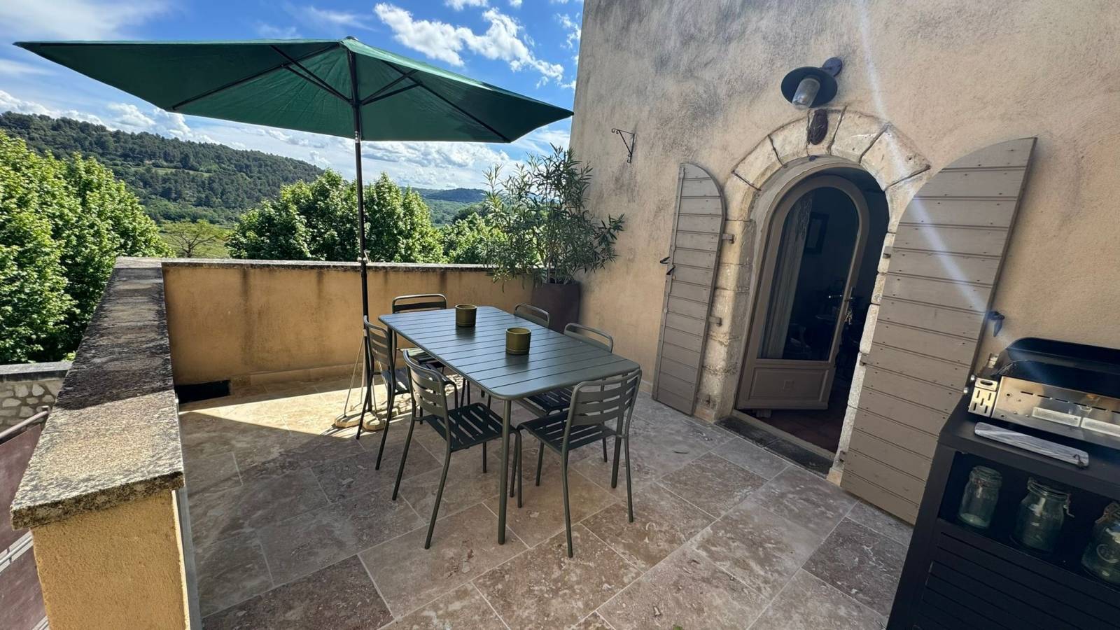 Menerbes jason smith luxe vacances calme vue imprenable bonnieux lacoste yan spehner jason smith realty exp immobilier France provence john cheetham