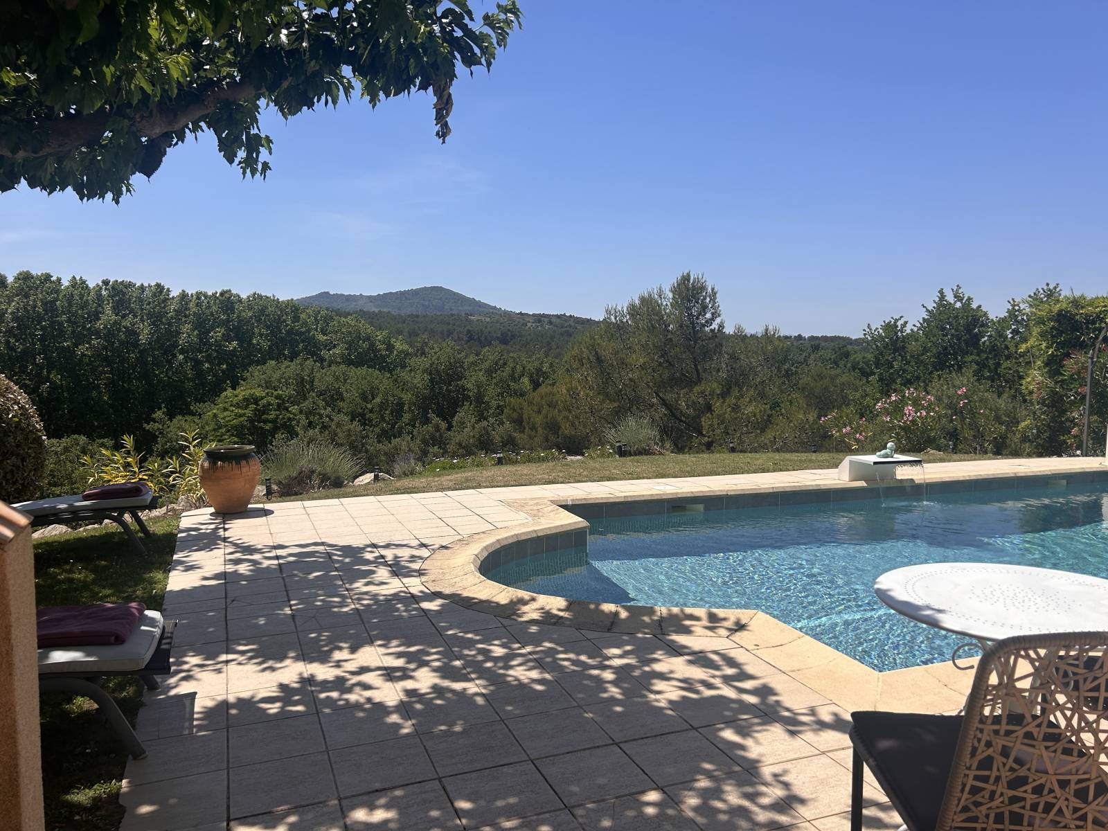 Yan spehner  agent immobilier jason smith realty exp France provence golf de pont royal calme vue féérique piscine Mallemort location vacances