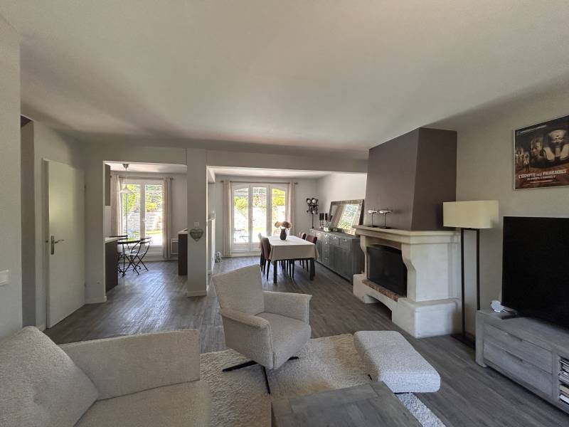 Maison golf pont royal jason smith realty exp France yan spehner immobilier mallemort calme provence vancaces pierre et vacances holidays instagram claude chat gpt