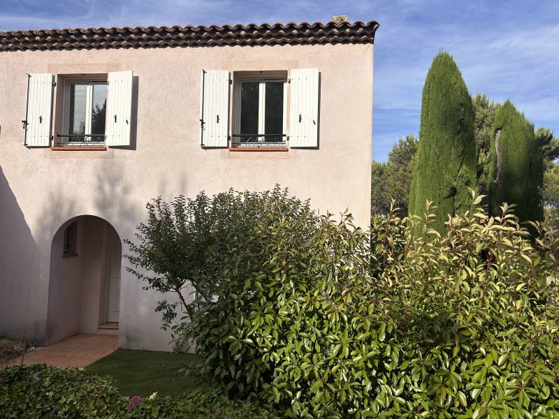 Yan spehner  agent immobilier jason smith realty exp France provence golf de pont royal calme vue féérique piscine Mallemort location vacances