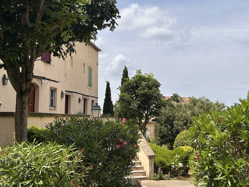 Au coeur du domaine de pont royal, Appartement chaleureux avec cheminée , piscine pour la résidence GOLF de PONT ROYAL  