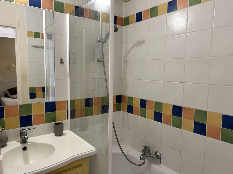 Appartement terrasse golf pont royal vue baux de provence yan spehner jason smith realty exp France luxury golf pont royal