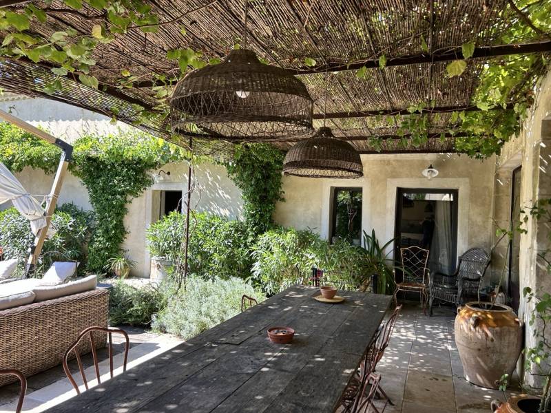 Exclusivité Maison 7 pièces, pisicine,centre village a pied MOLLEGES  