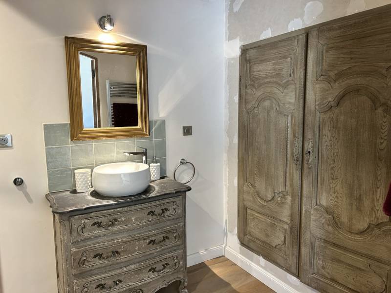 Exclusivité Maison 7 pièces, pisicine,centre village a pied MOLLEGES  