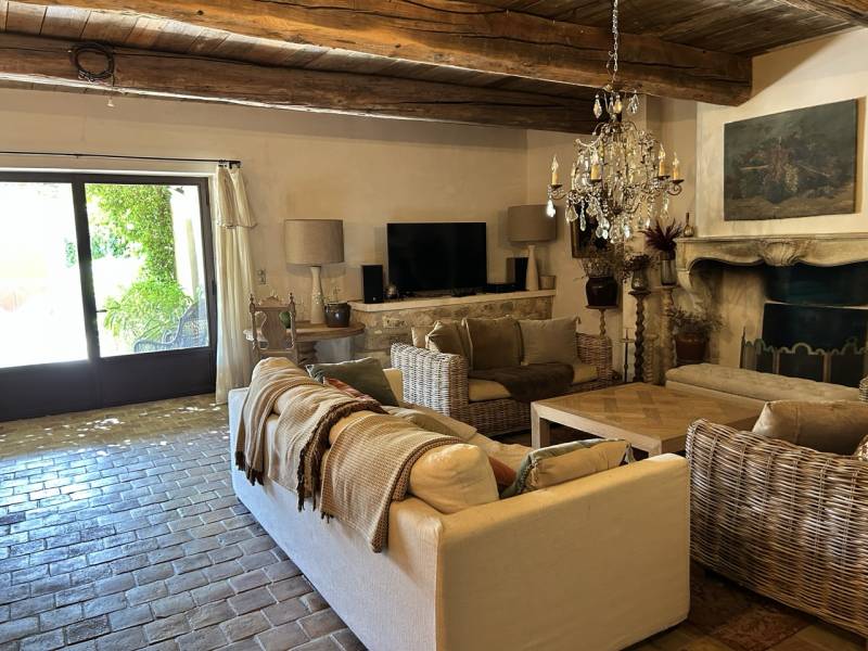 Exclusivité Maison 7 pièces, pisicine,centre village a pied MOLLEGES  