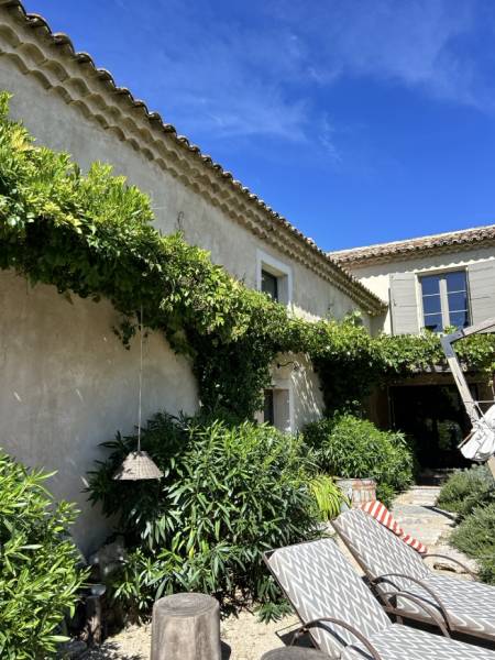 Exclusivité Maison 7 pièces, pisicine,centre village a pied MOLLEGES  