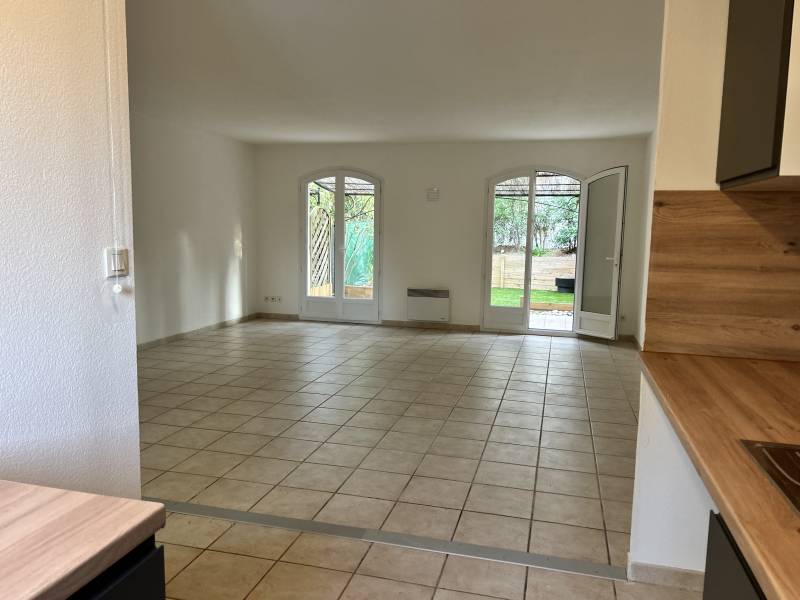 estaurant thailandais café SIAM du lac  golf pont royal eXp France yan spehner jason smith realty immobilier pierre et vacances