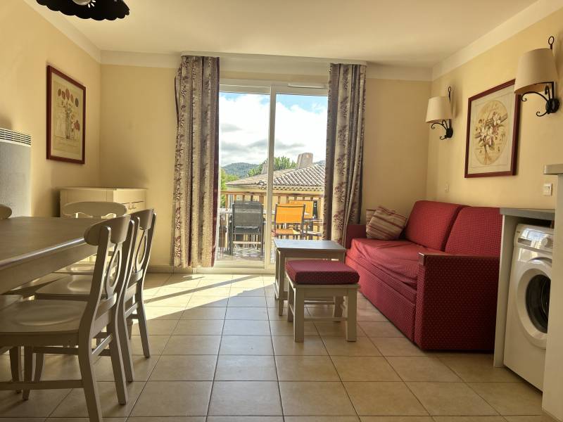 Exclusivité Maison T3 duplex, terrasse et piscine, parking privatif GOLF de PONT ROYAL  