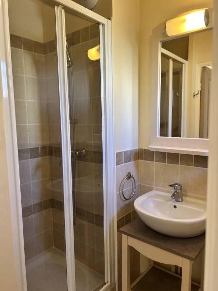 Exclusivité Maison T3 duplex, terrasse et piscine, parking privatif GOLF de PONT ROYAL  