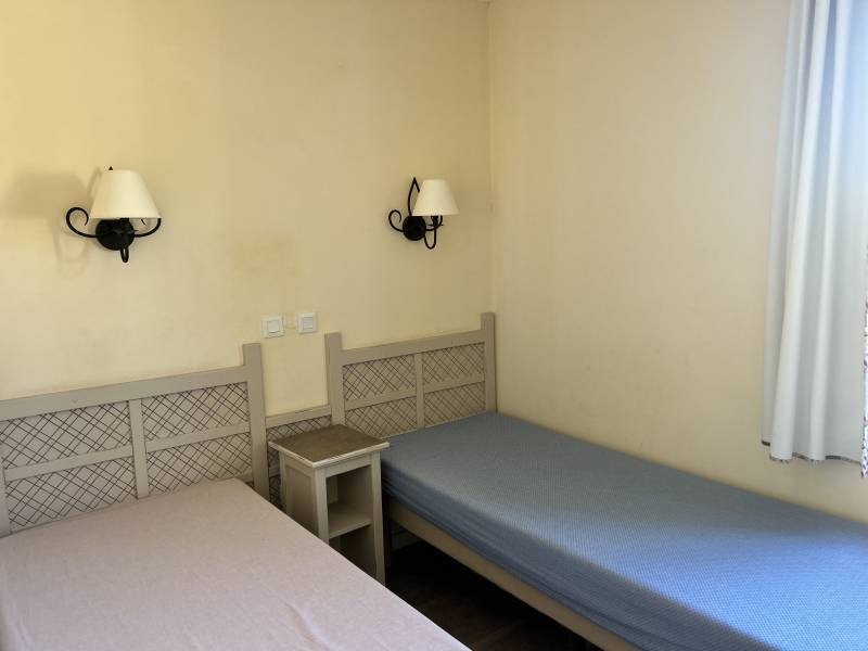 Exclusivité Maison T3 duplex, terrasse et piscine, parking privatif GOLF de PONT ROYAL  