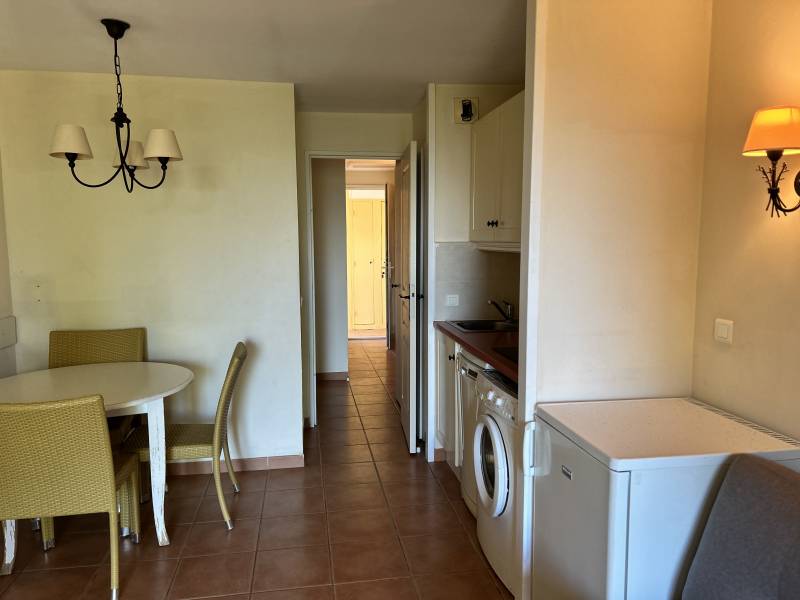 Exclusivité Appartement T2 terrasse et parking GOLF de Pont Royal  