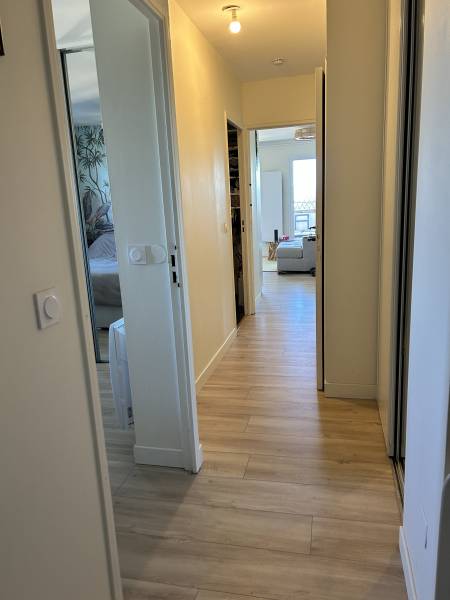 Appartement rénové, 2 chambres, terrasse et  piscine MALLEMORT  