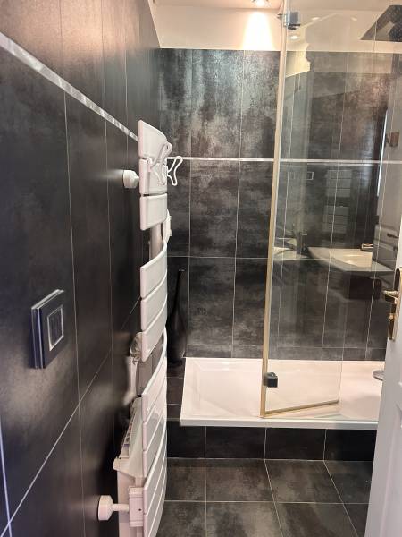 Appartement luxueux, climatisé, ascenseur,terrasse et  garage AUBAGNE - GOLF de la SALETTE  