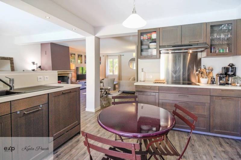 restaurant thailandais café SIAM du lac  golf pont royal eXp France yan spehner jason smith realty immobilier pierre et vacances