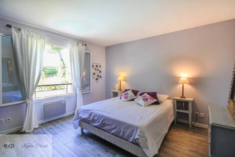 restaurant thailandais café SIAM du lac  golf pont royal eXp France yan spehner jason smith realty immobilier pierre et vacances