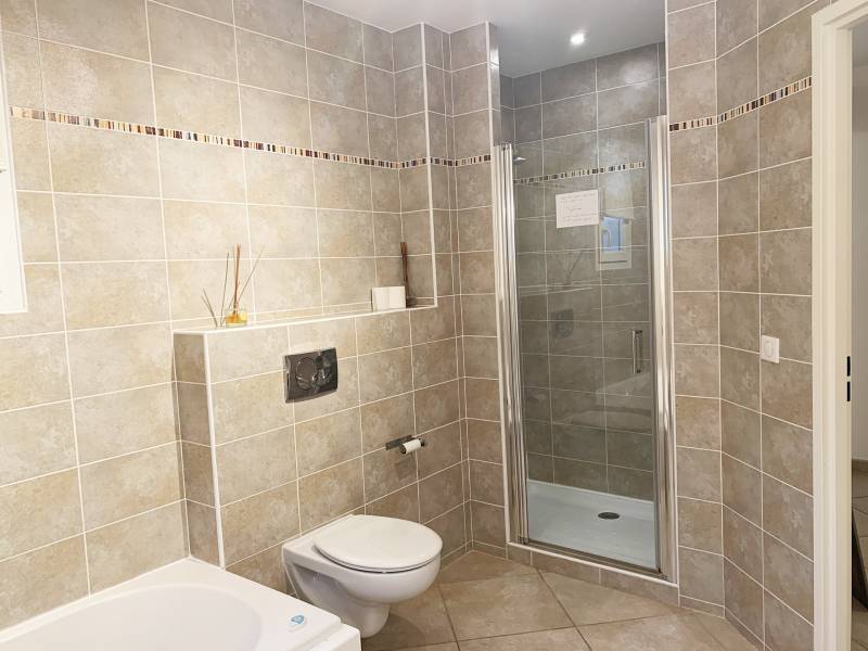 Maison vue panoramique sur les collines Domaine et Golf de Pont Royal  