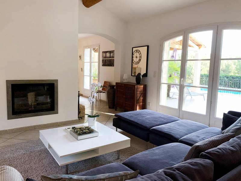 Maison vue panoramique sur les collines Domaine et Golf de Pont Royal  