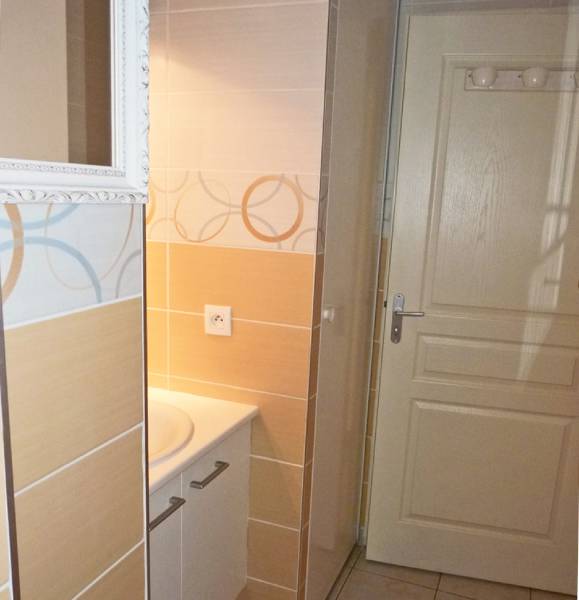 salle de bain Appartement 3 pièces à vendre, terrasse et garage  domaine du golf de pont royal