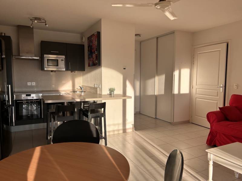 Co-Exclusivité Golf Pont Royal Appartement T3 , terrasse, piscine et double parking privatif,vue imprenable Mallemort de Provence  