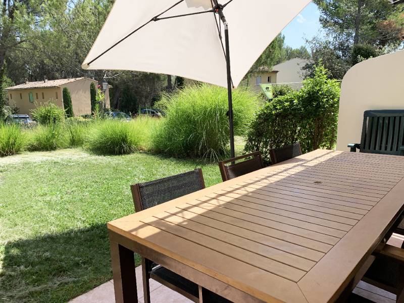 Bastidon, 3 chambres, à vendre, jardin Domaine du Golf de Pont Royal par jason Smith realty