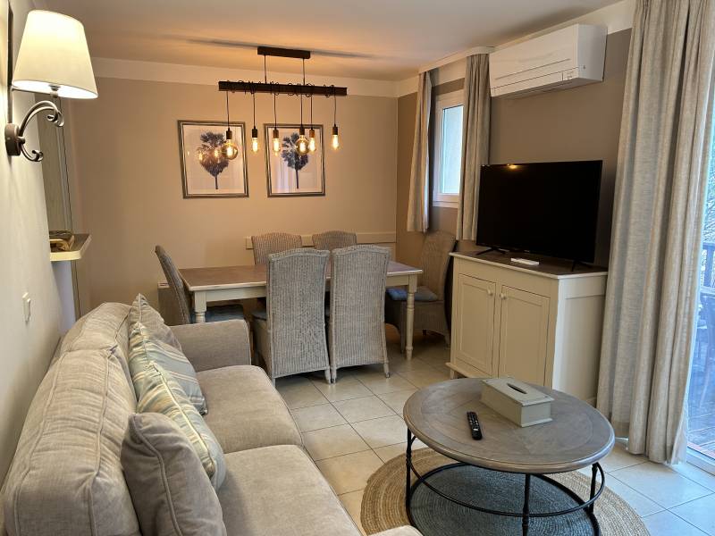 Exceptionelle maison climatisée au calme sur le Domaine du Golf de Pont Royal