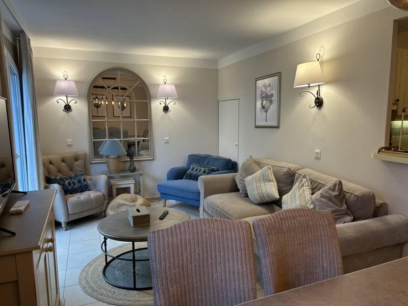 Exceptionelle maison climatisée au calme à vendre sur le Domaine du Golf de Pont Royal