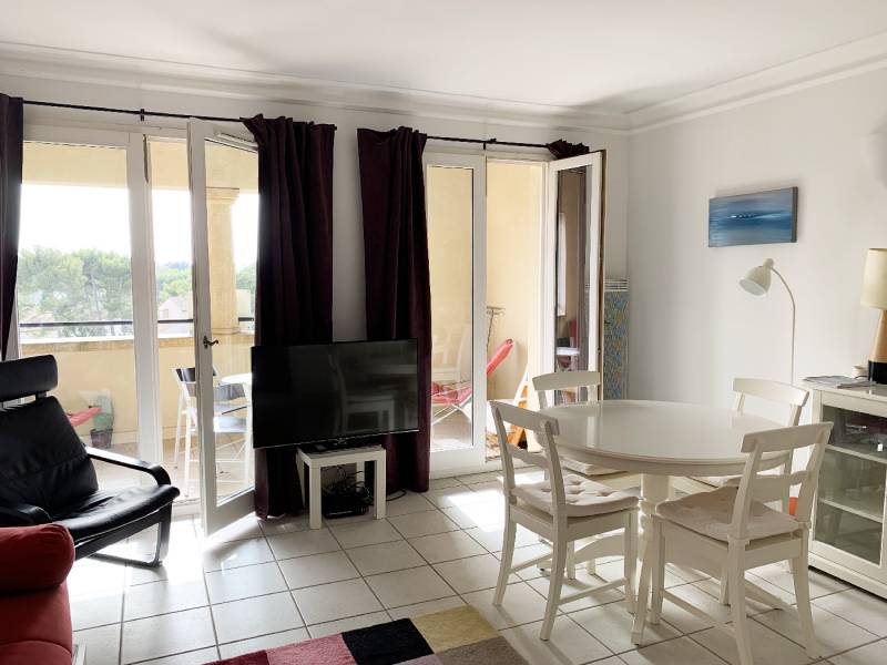 ement T2 vente Golf Pont Royal par Jason Smith Realty